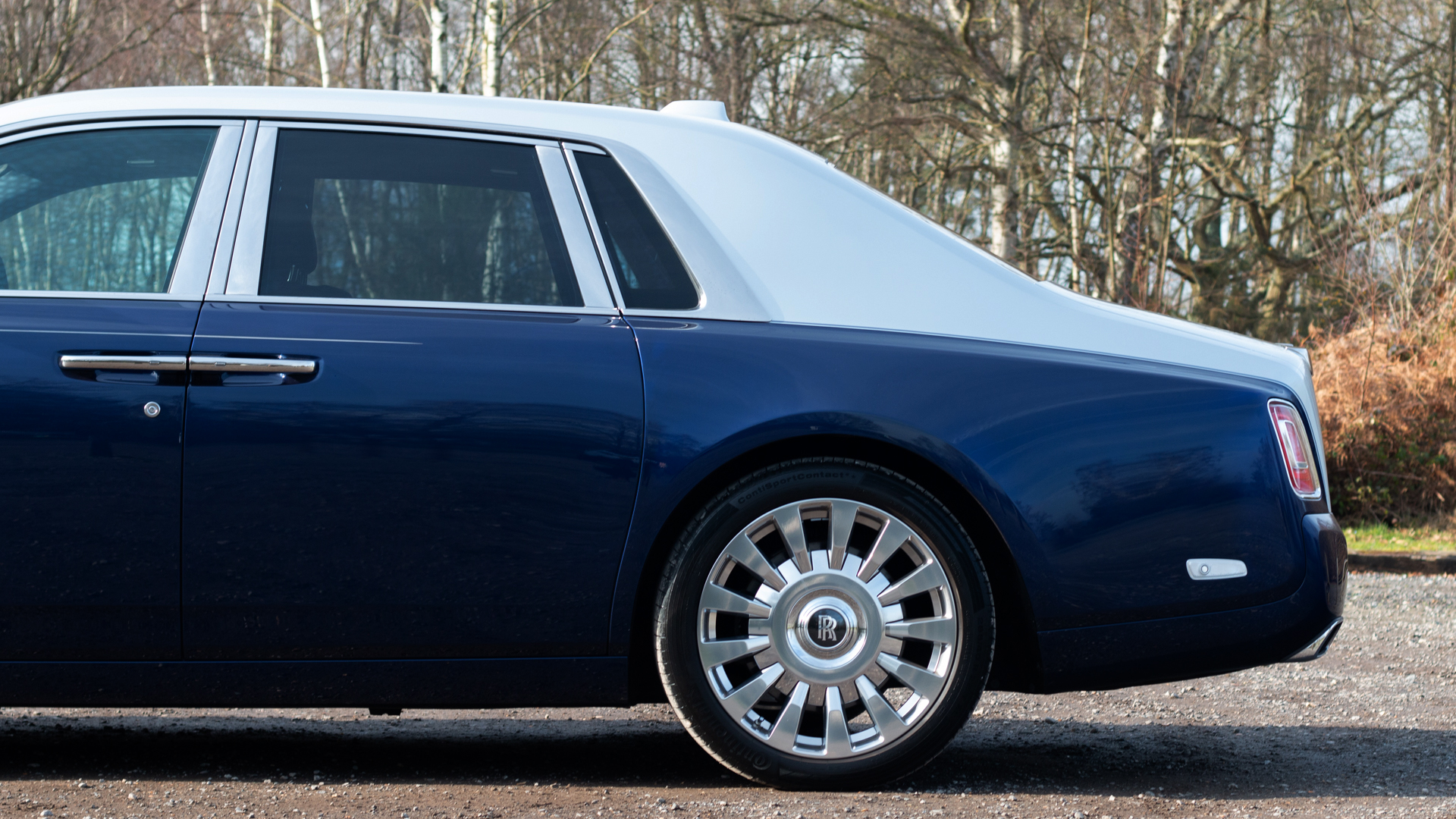 Dây chuyền sản xuất xe RollsRoyce có nguy cơ bị tê liệt vì Brexit