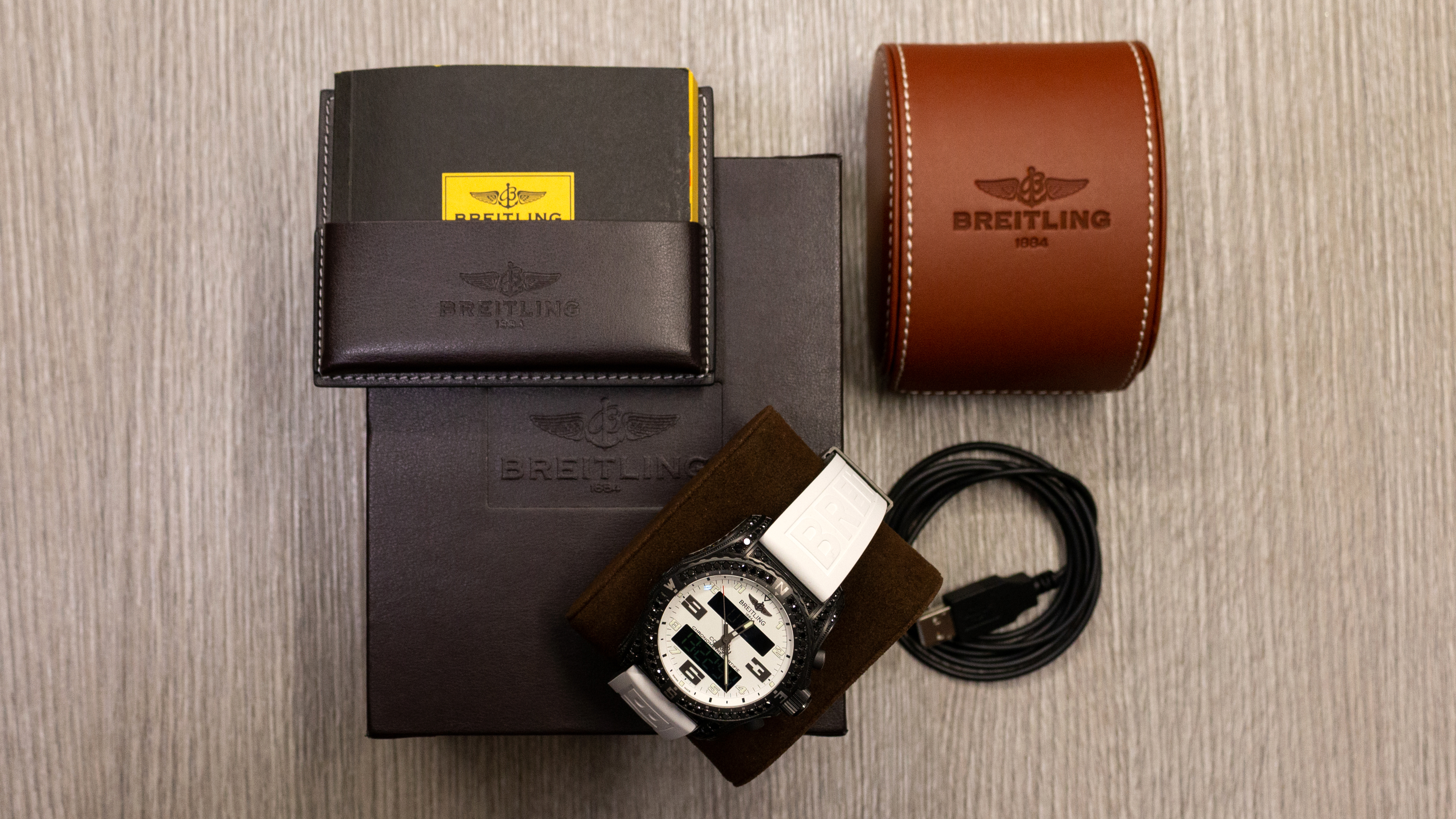 Breitling レザーケース ブラック 4722125333.jpg
