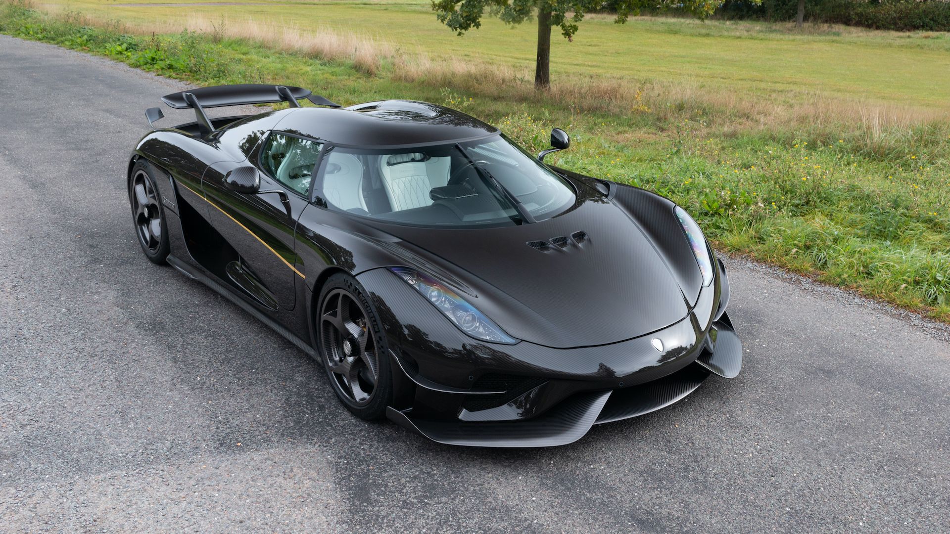 Гиперкар Koenigsegg 2021
