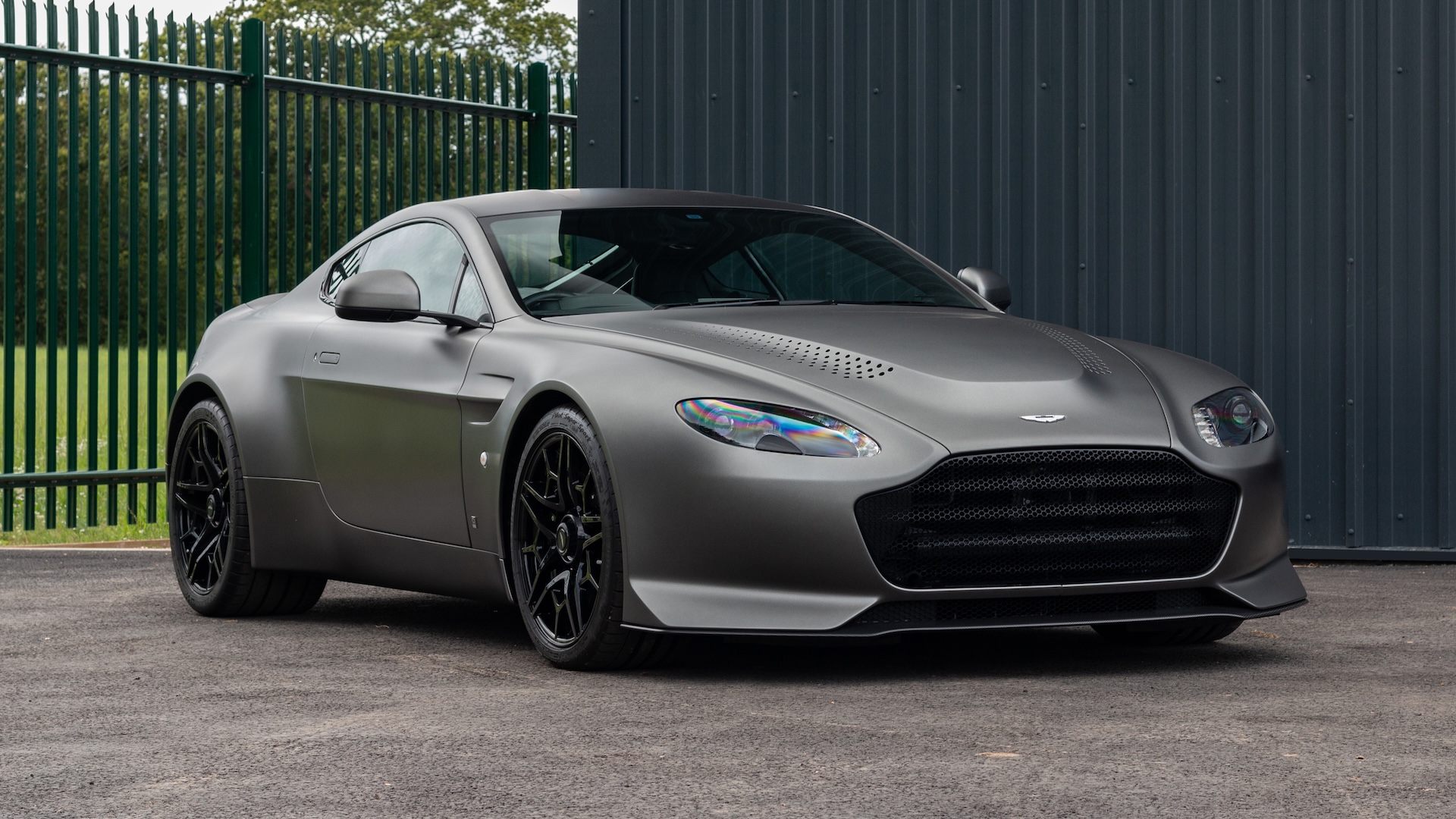 ASTON MARTIN カタログ Pre-Owned 2018 Aston Martin DB4 GT For Sale () | Miller
