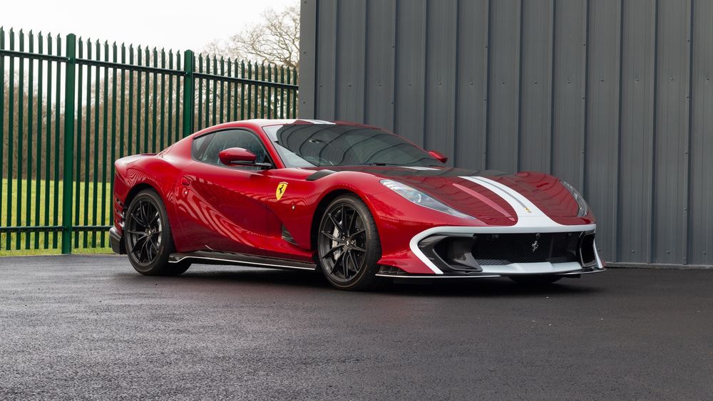 2024 Ferrari 812 Competizione 