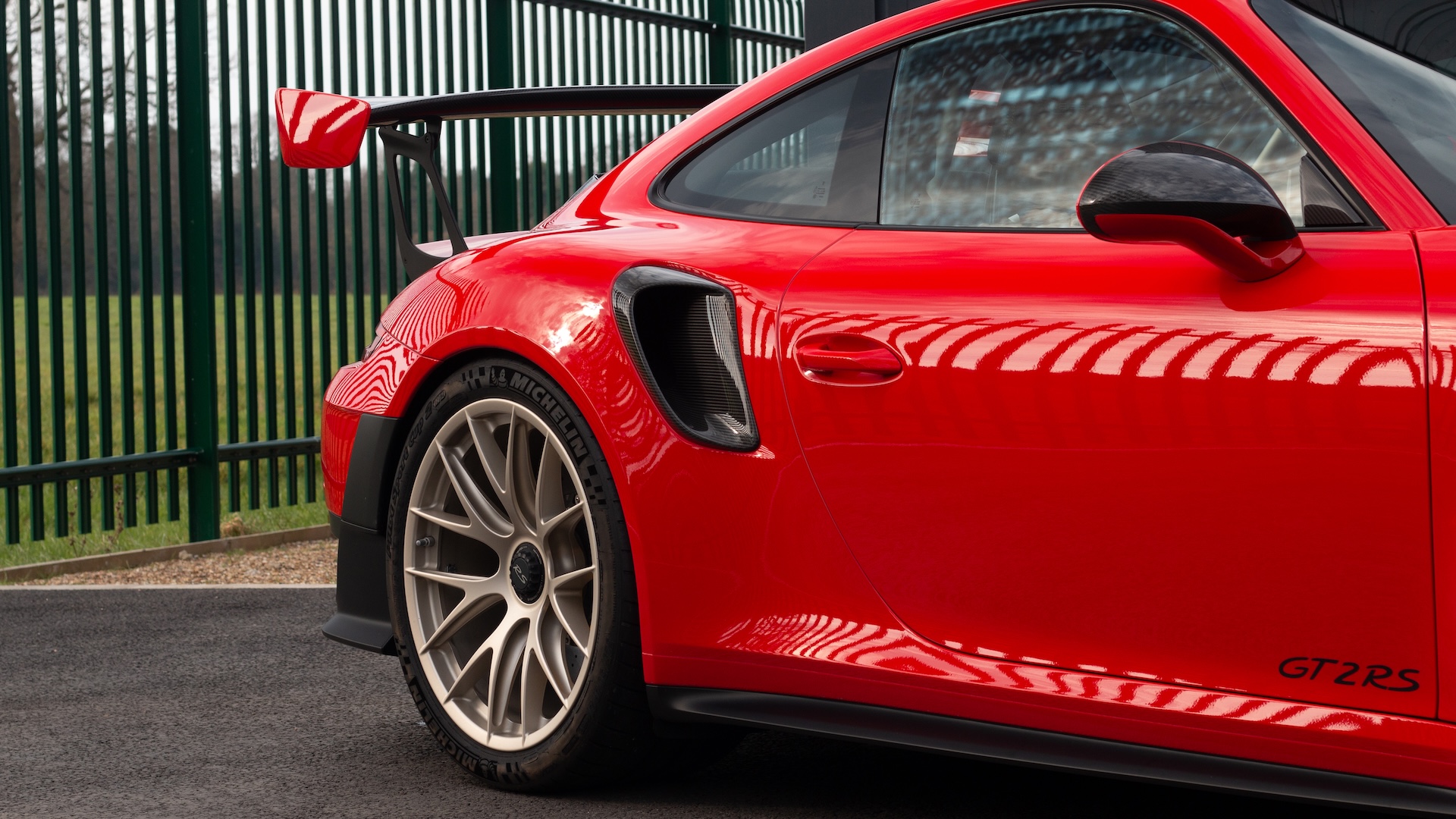 Porsche GT2RS カタログ AutoArt 78174 Porsche 911 GT2 RS Weissach Package 1/18