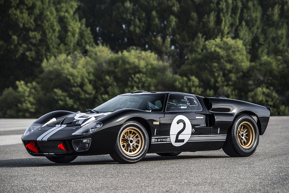 洋書 SHELBY GT40 Shelby Gt40: Friedman, Dave: 9780760327821: Amazon.com: Books