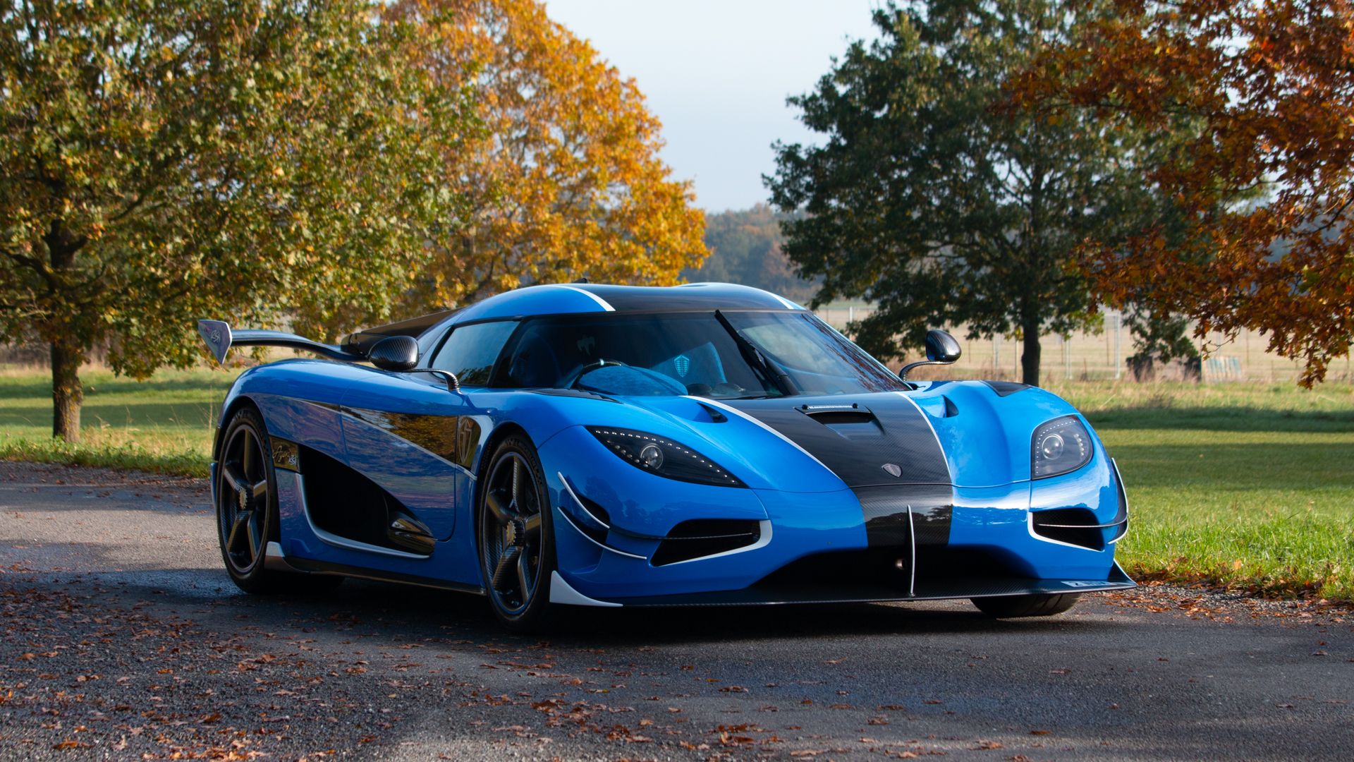 Koenigsegg Agera синий
