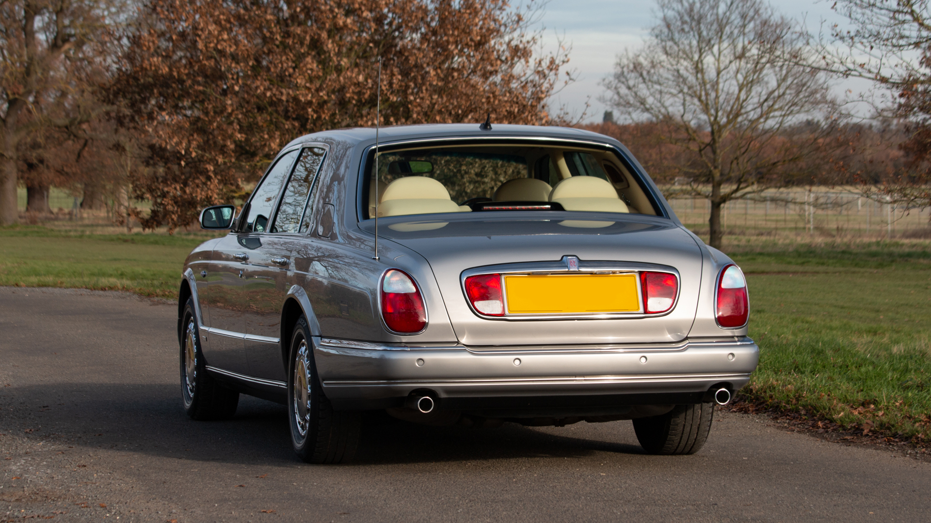 Cập nhật với hơn 68 rolls royce silver seraph interior hay nhất  trieuson5